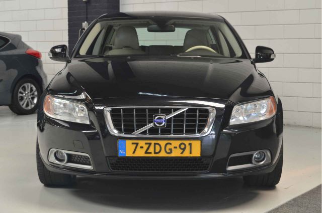 Volvo V70 3.2Momentum | Top Occasions bij Auto Centrale Alkmaar
